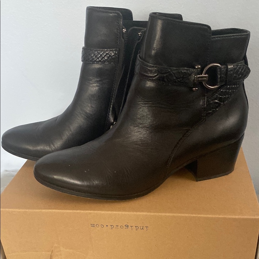 Coach Black Ankle Boots with Textured Leather and Zipper Closure